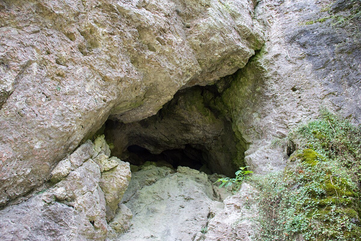 Bodenberghöhle