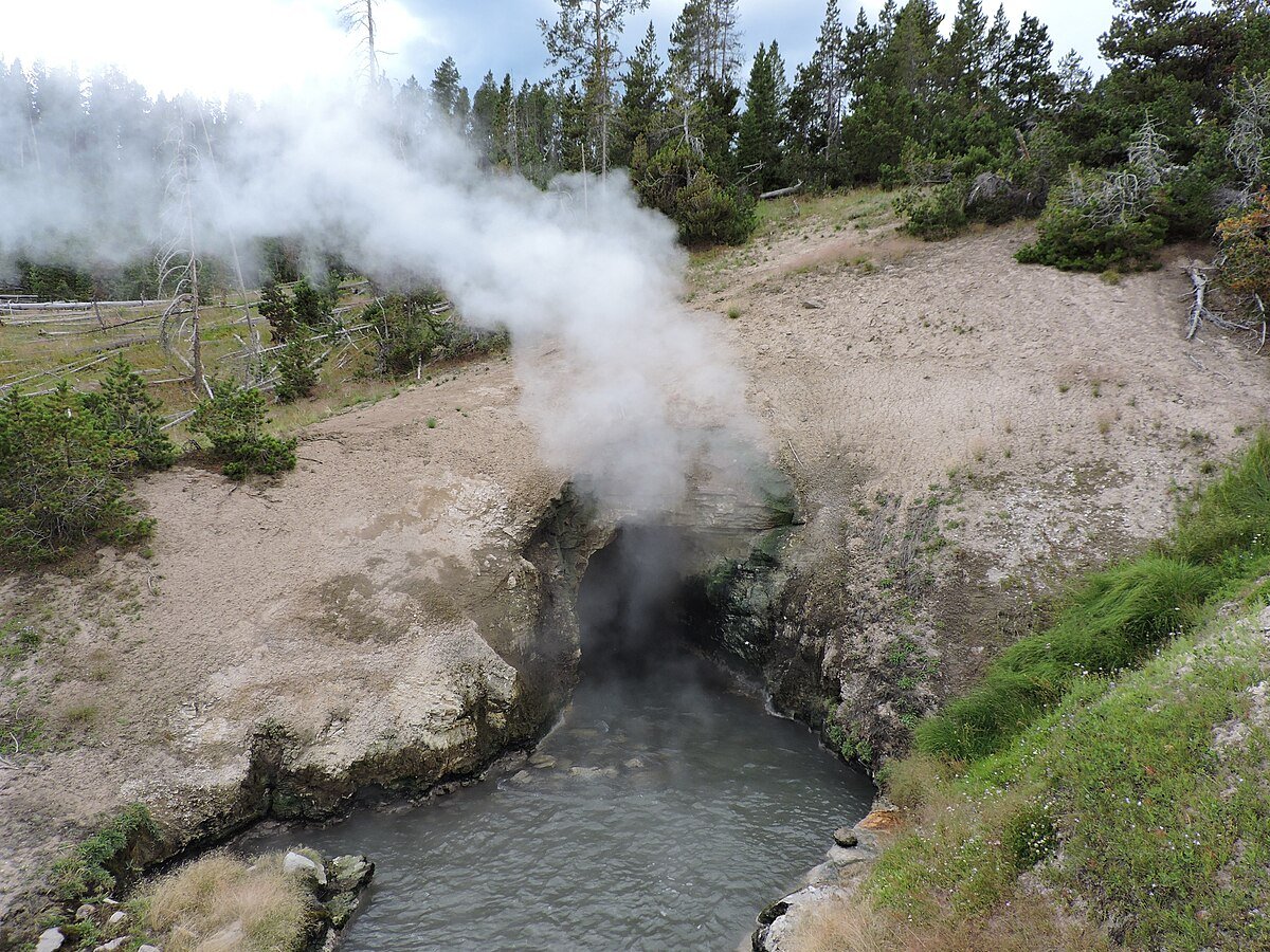 Dragon's Mouth Spring