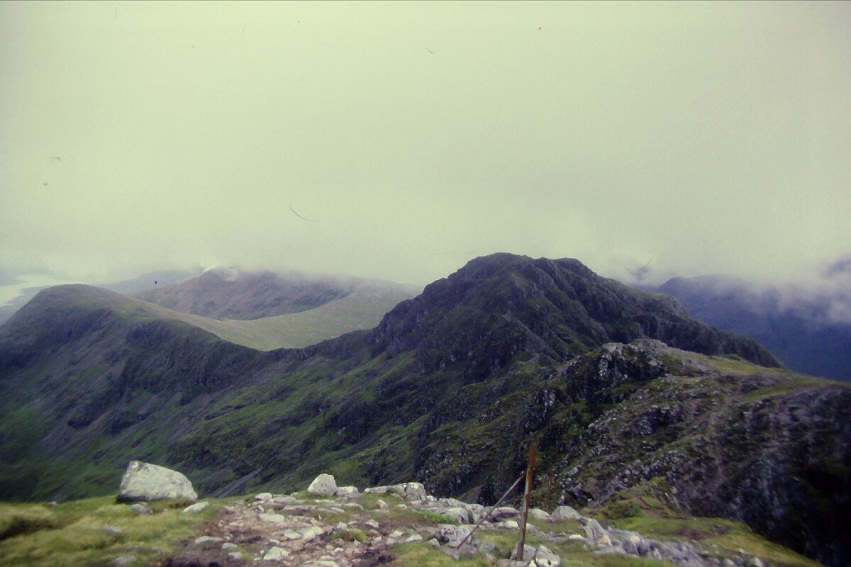 Aonach Eagach (Crib y Canghellor)