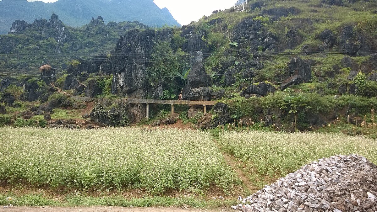Lùng Khúy cave