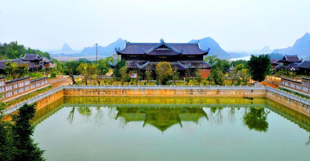Bái Đính Temple