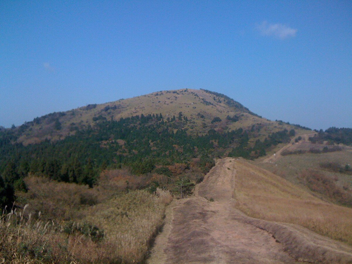 Mejiro-do cave