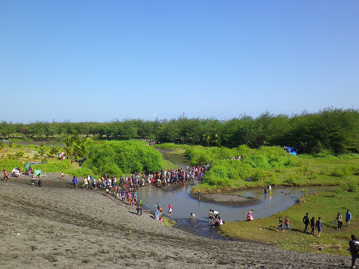 Pantai Lembupurwo