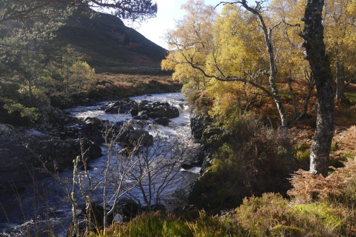 Easan nan Toll Dubha