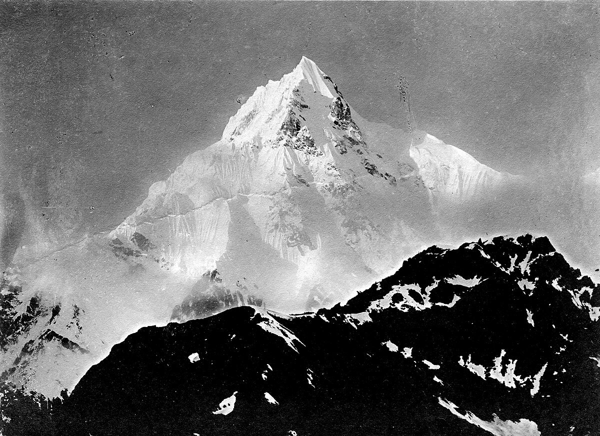 Siniolchu Glacier