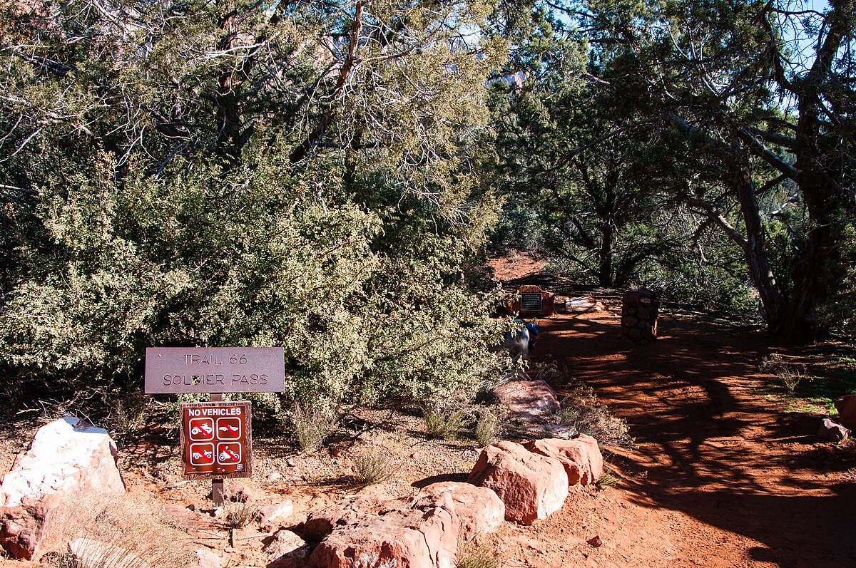 Old Caves Crater