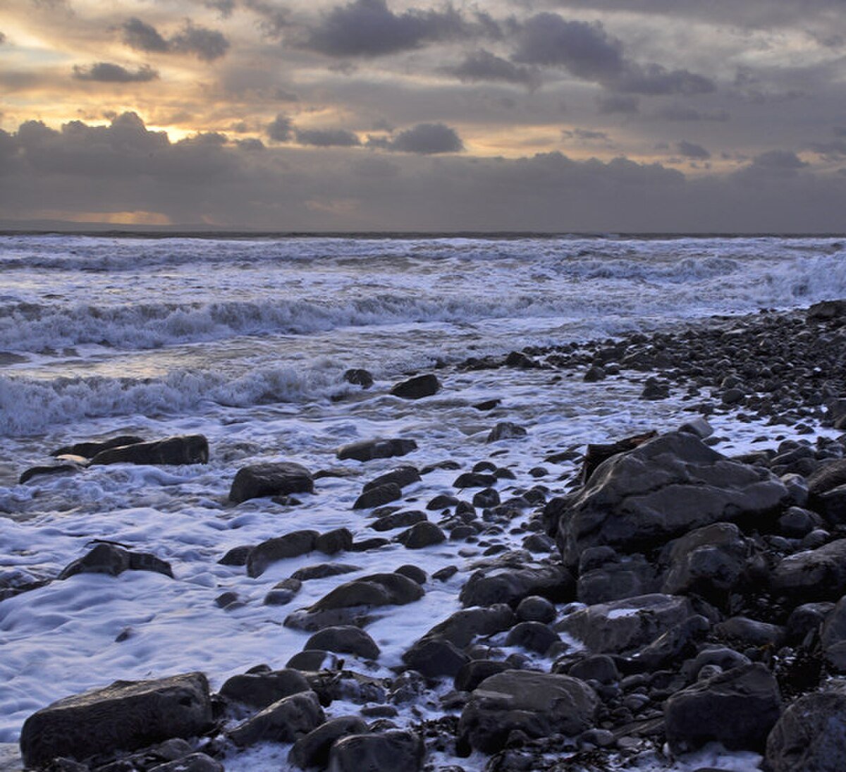 Cwm Colhuw Beach