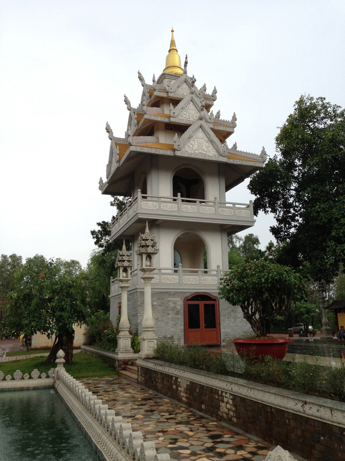 Buu Long Pagoda