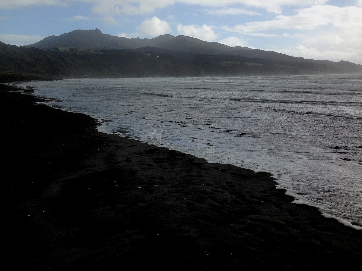 Ngarunui Beach
