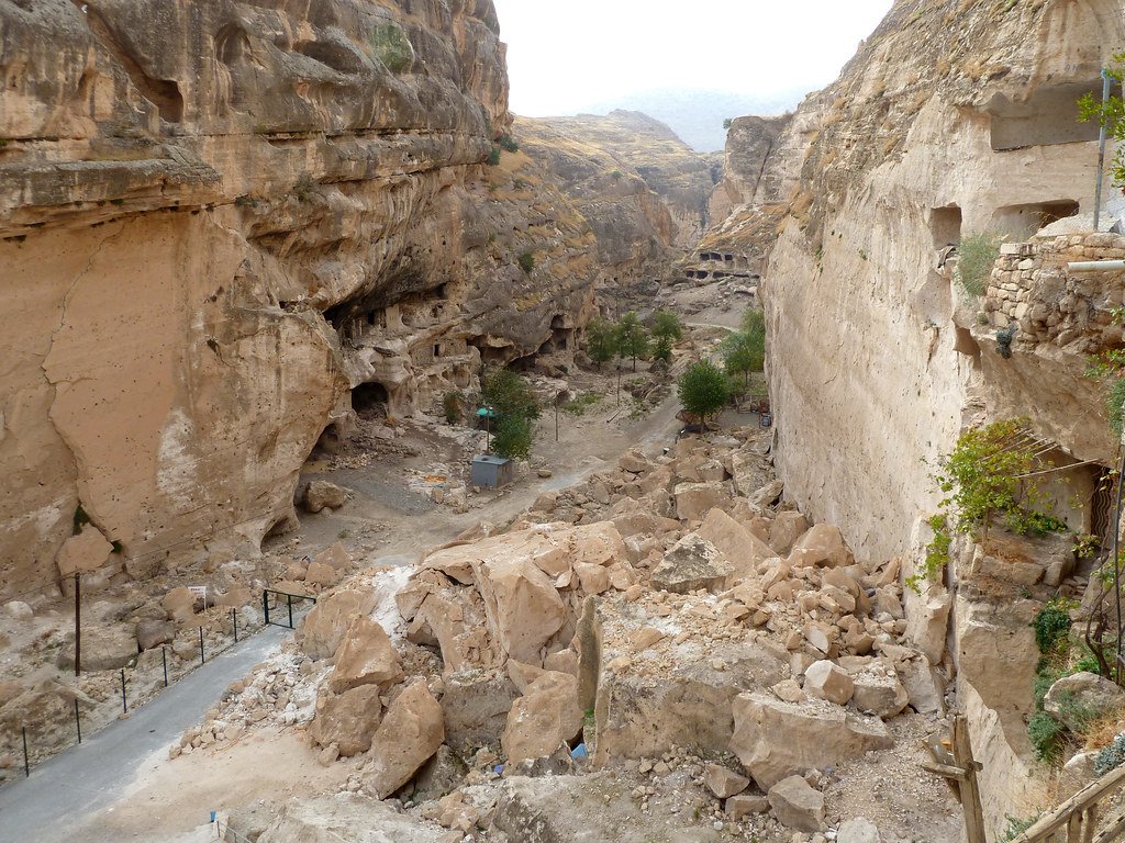 Ezrakı Cave