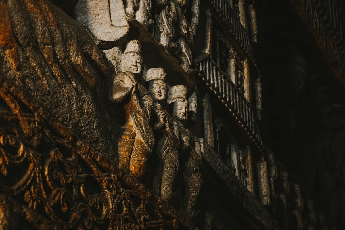 Mutisi Grottoes