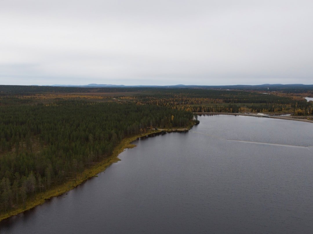 Angurrkburna Lake
