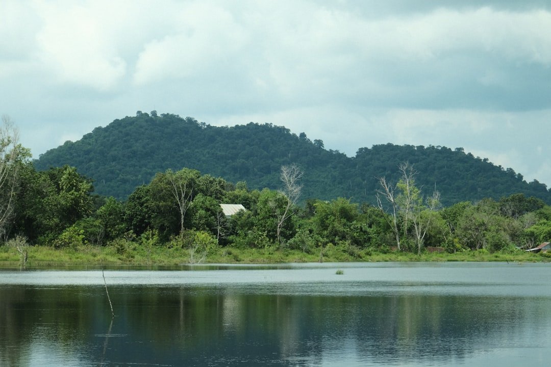 Ang Kep Nam Huai Kloi