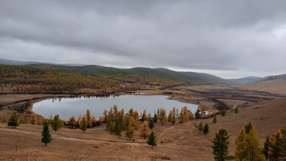Khukh Lake