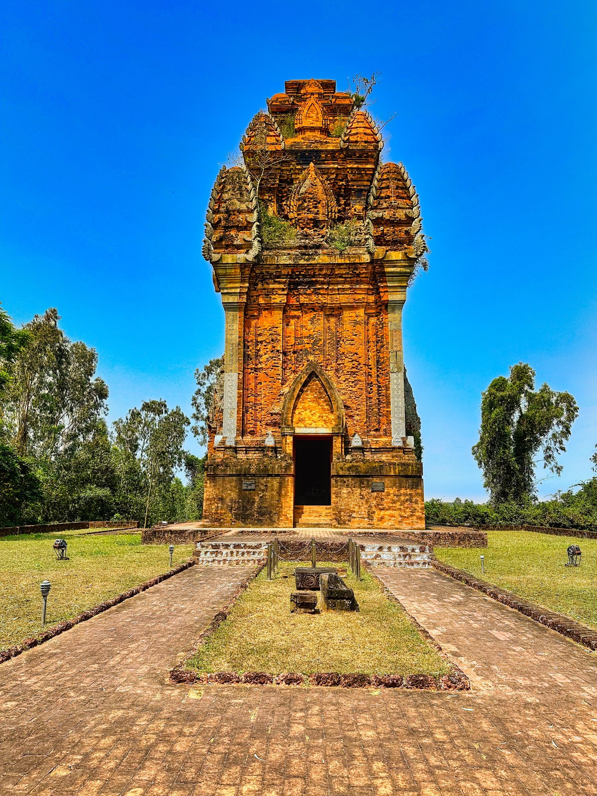 Canh Tien Cham Tower
