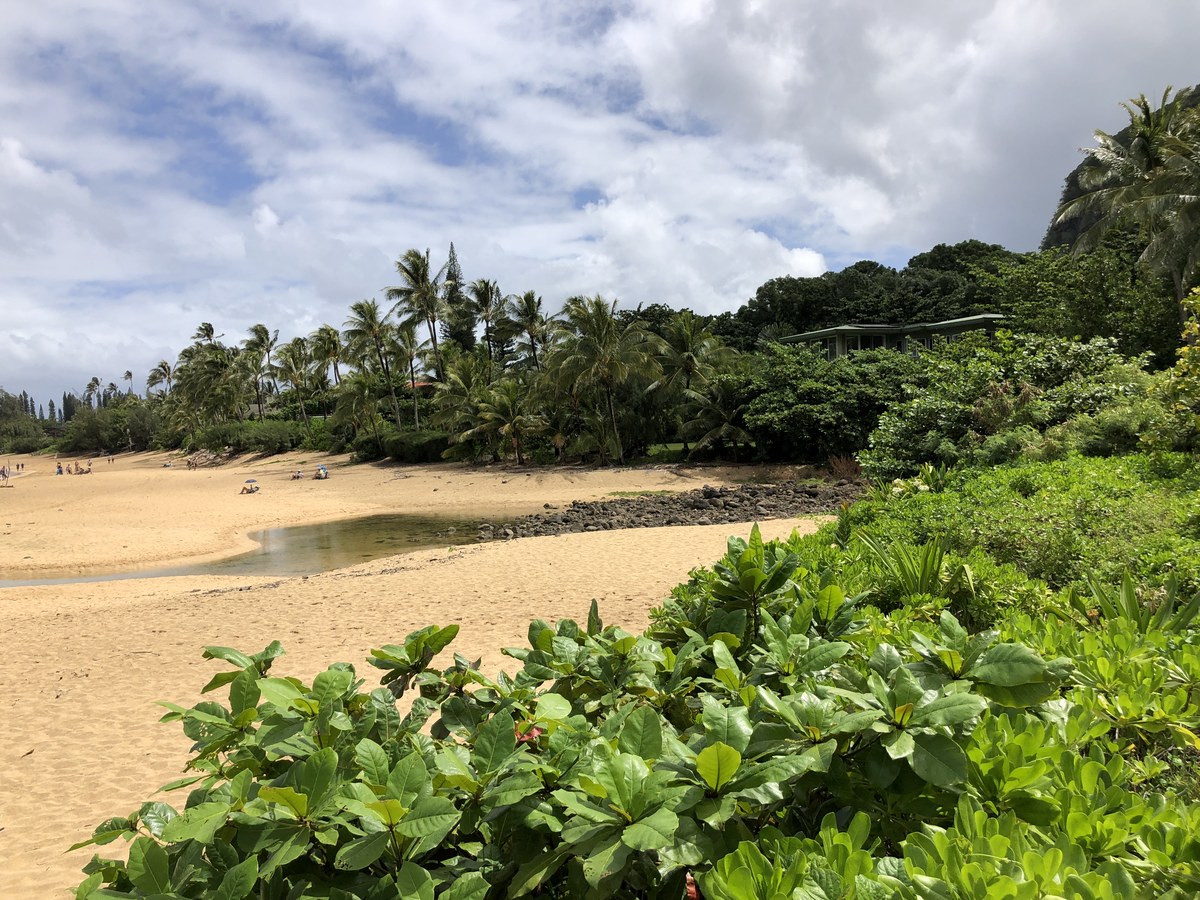 Maniniholo Beach