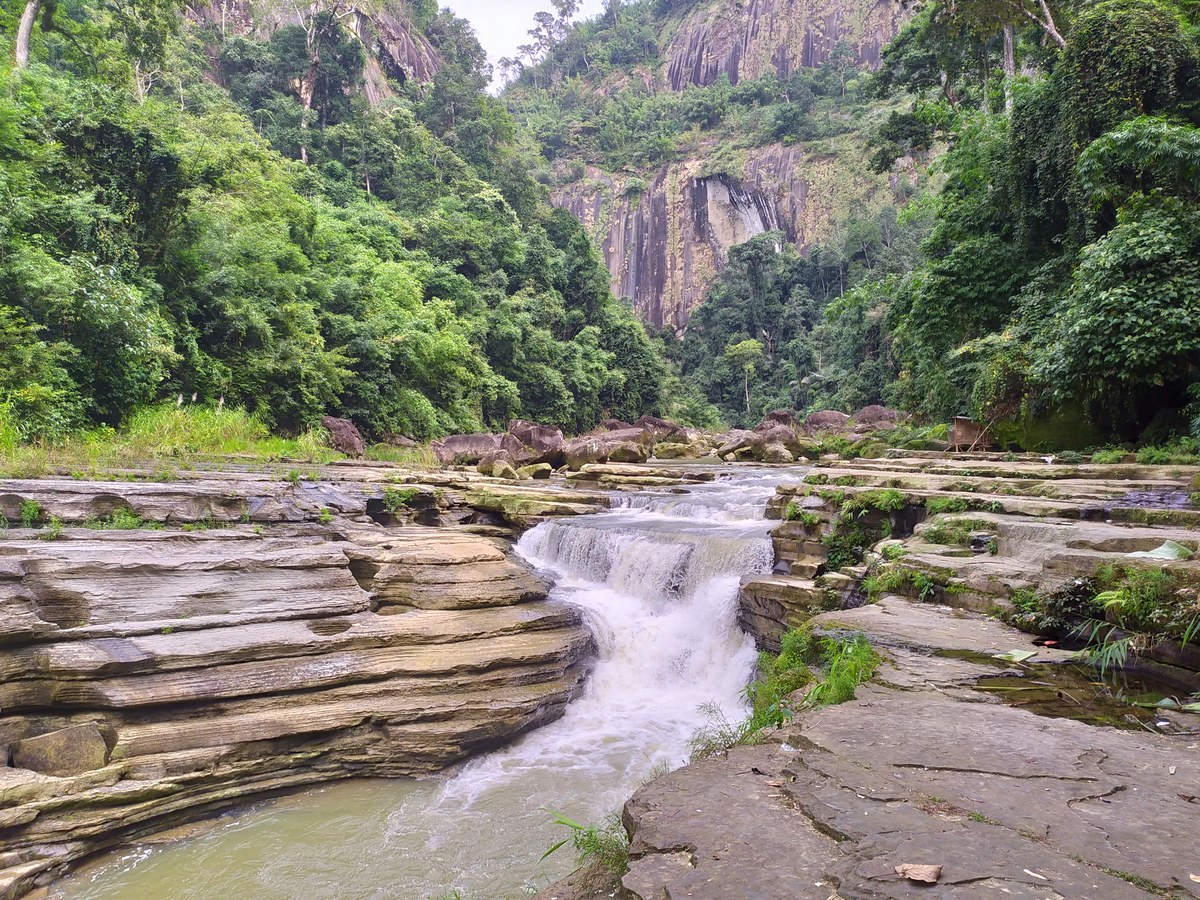 Amiakhum Waterfall