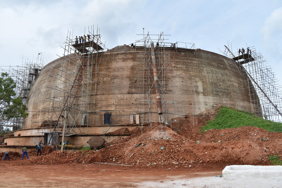 Dakkhina Stupa