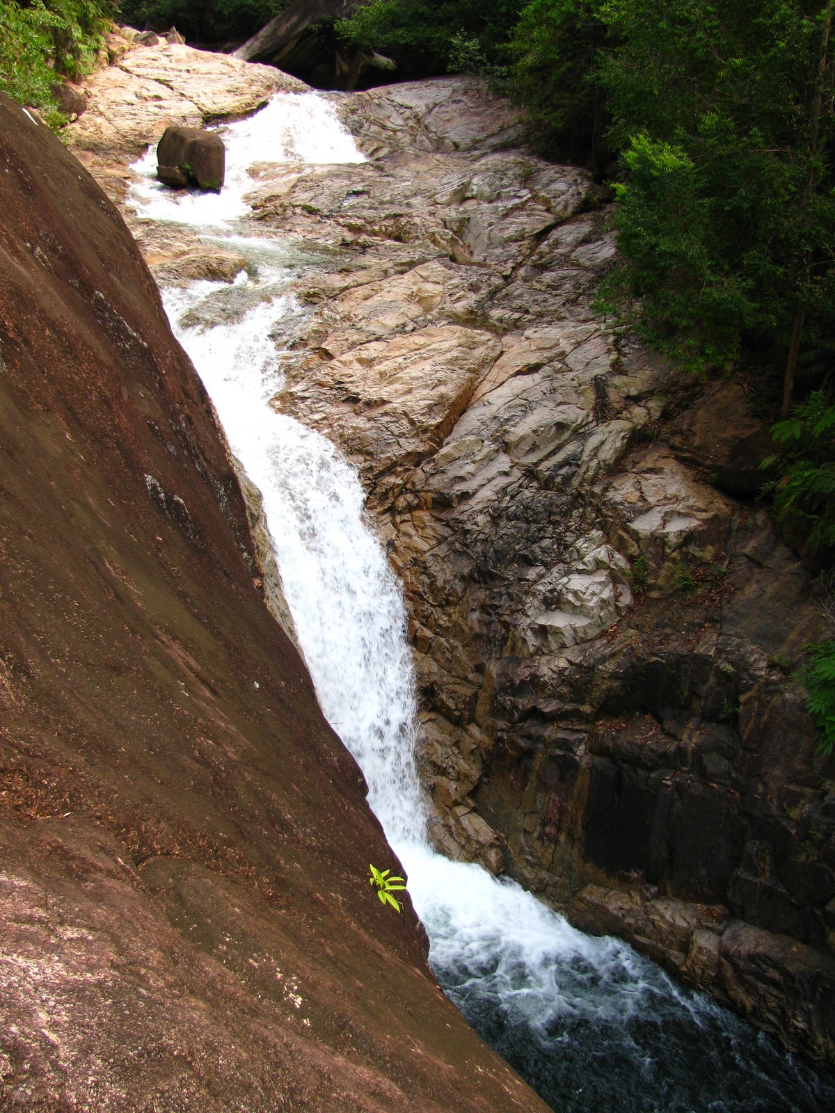 Berkelah falls