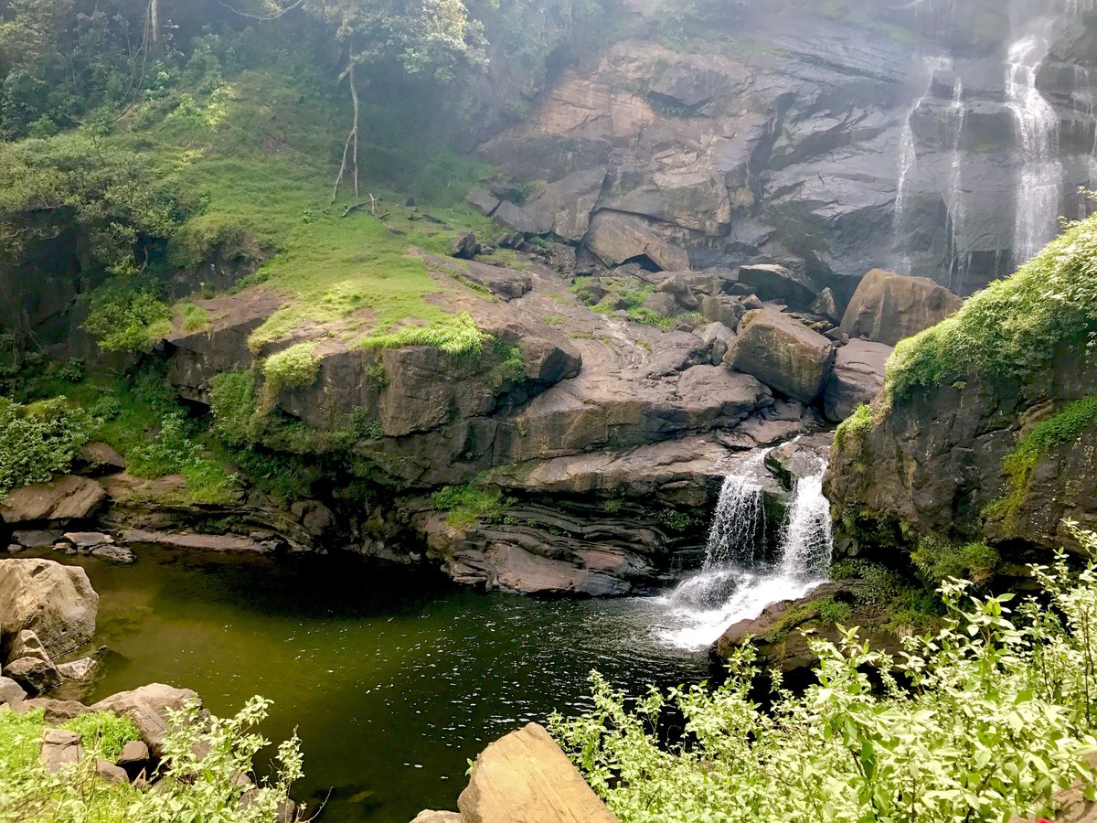 Bomburu Ella