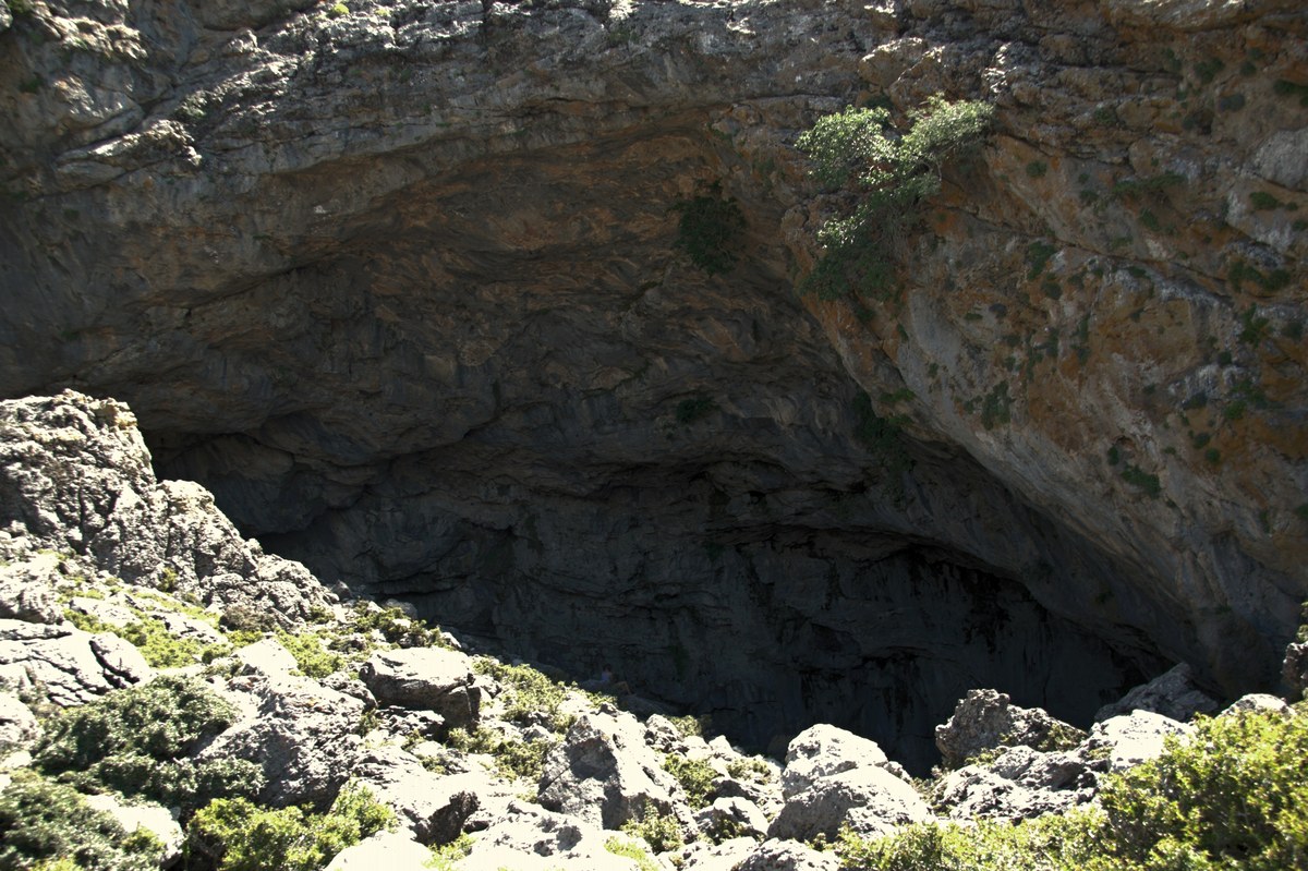 Kamares Cave