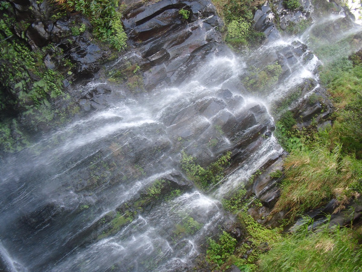 Heleleikeoha Falls