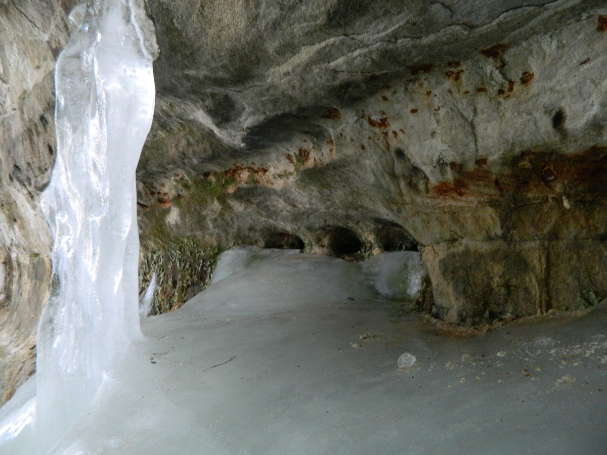 Eben ice caves