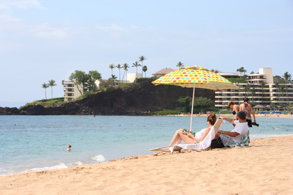 Wahine Peʻe Beach