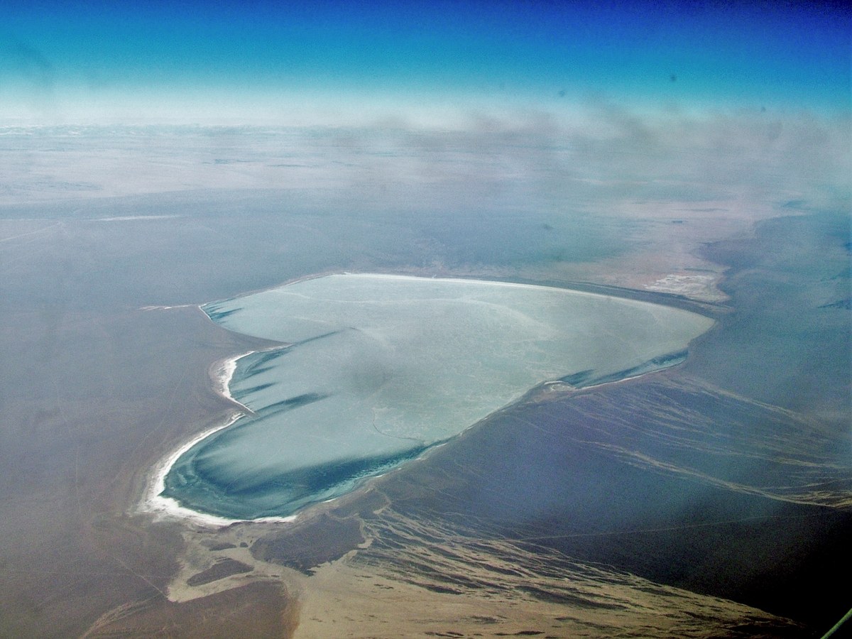 Böön Tsagaan Lake