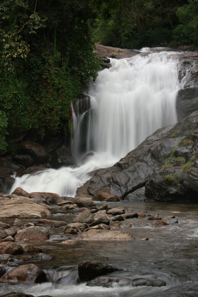 Lakkam Waterfalls
