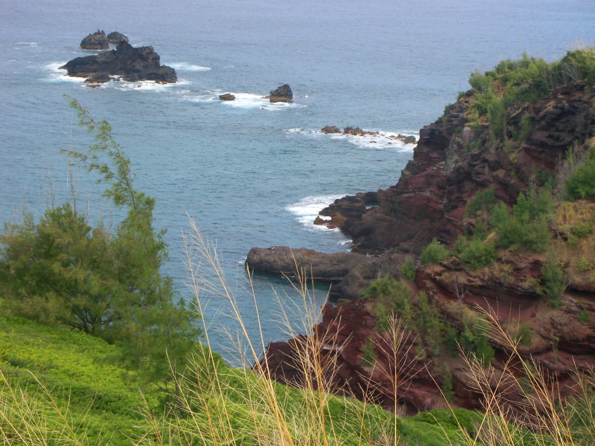 Makamakaole Falls