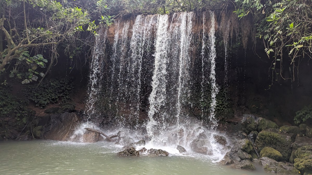 Nyakasura Falls
