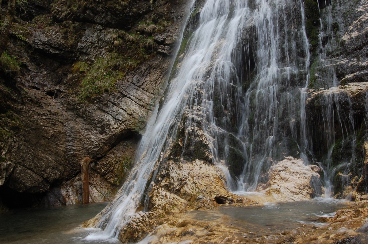 Stegovnik Falls