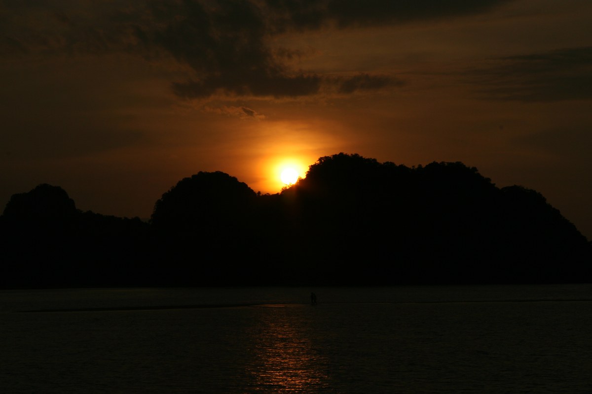 Pantai Tanjong Rhu