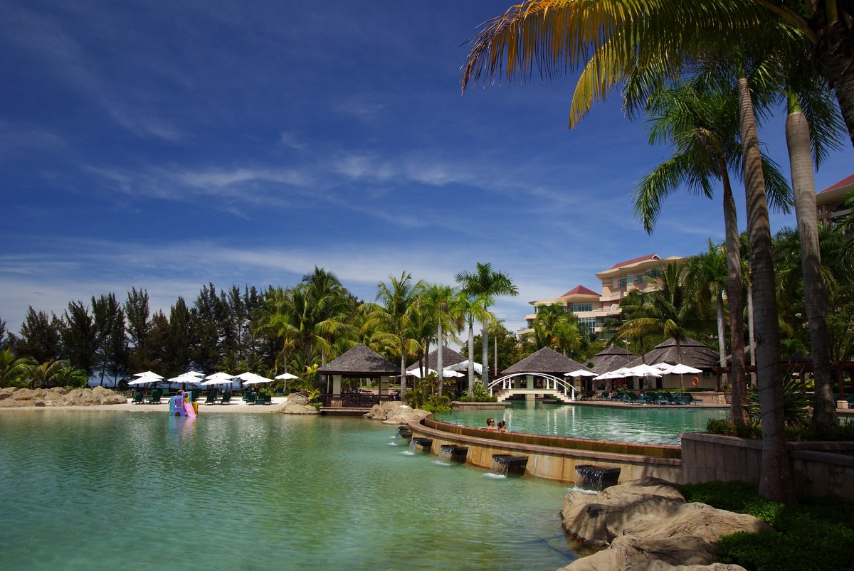 Tungku Beach