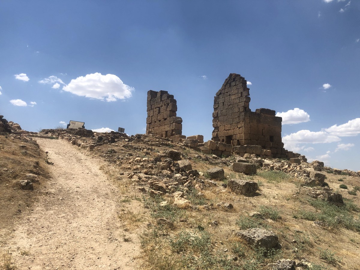 Hırsız Caves