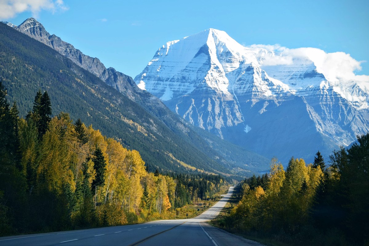 Mount Robson (VIA Rail The Canadian)
