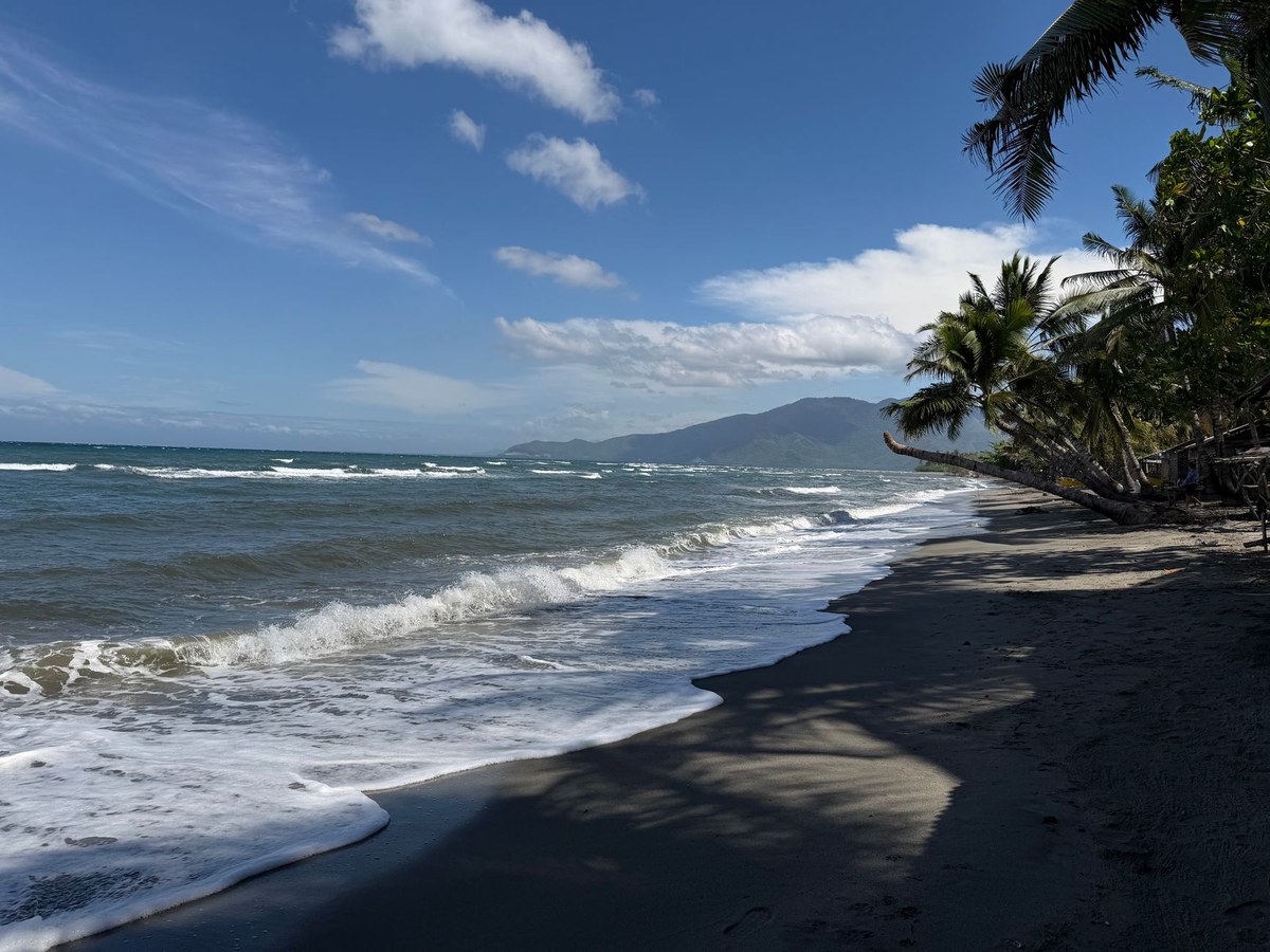 Lambajon Beach