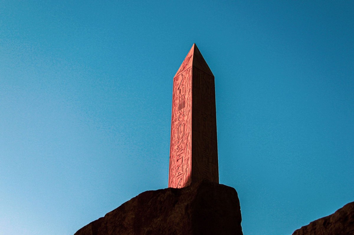 Cadle Monolith