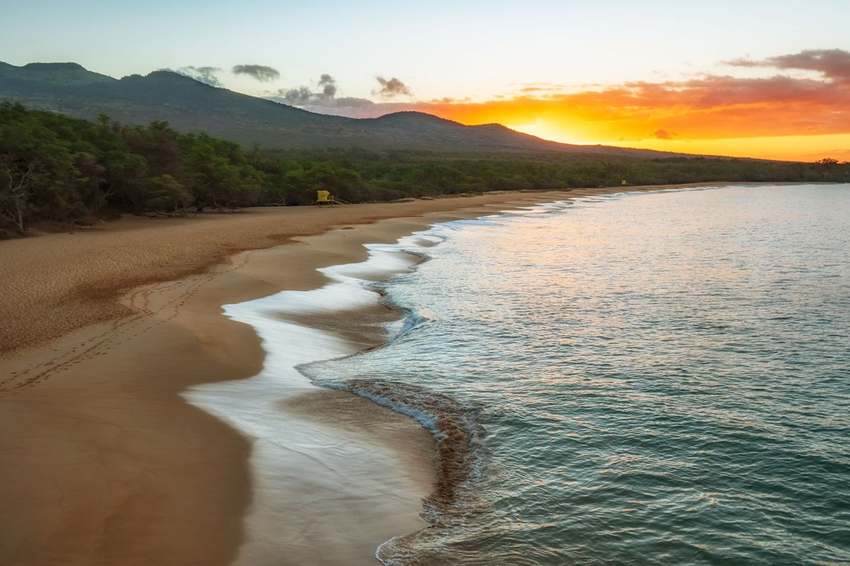 Puʻuwai Beach