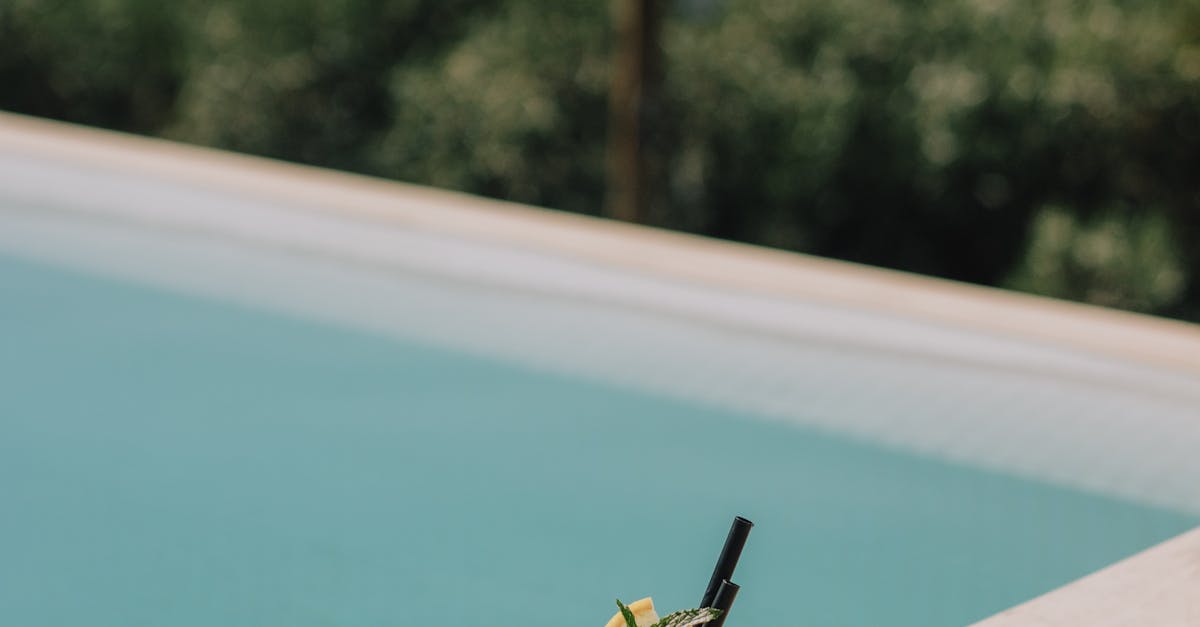 pool fencing made of glass in the Sunshine Coast area