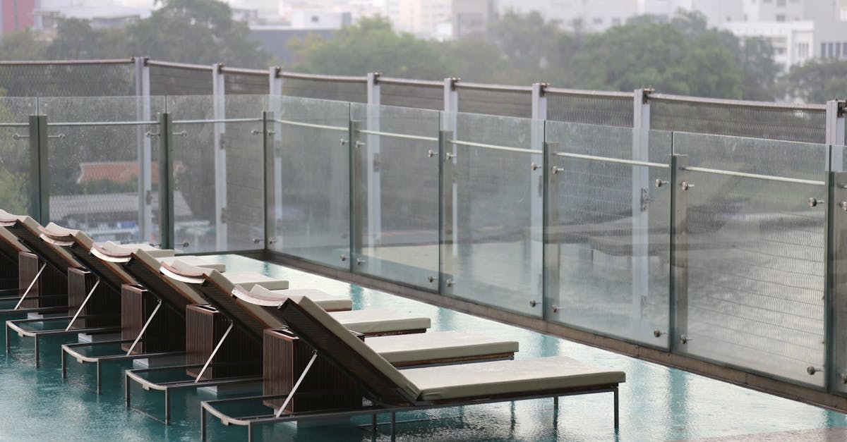 pool fencing made of glass in the Sunshine Coast area