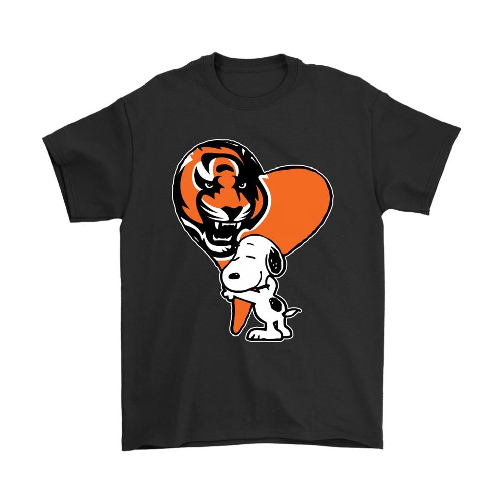 Snoopy Hugs The Cincinnati Bengals Heart Nfl Shirts