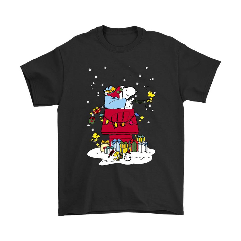 Wisconsin Badgers Santa Snoopy Brings Christmas To Town Shirts