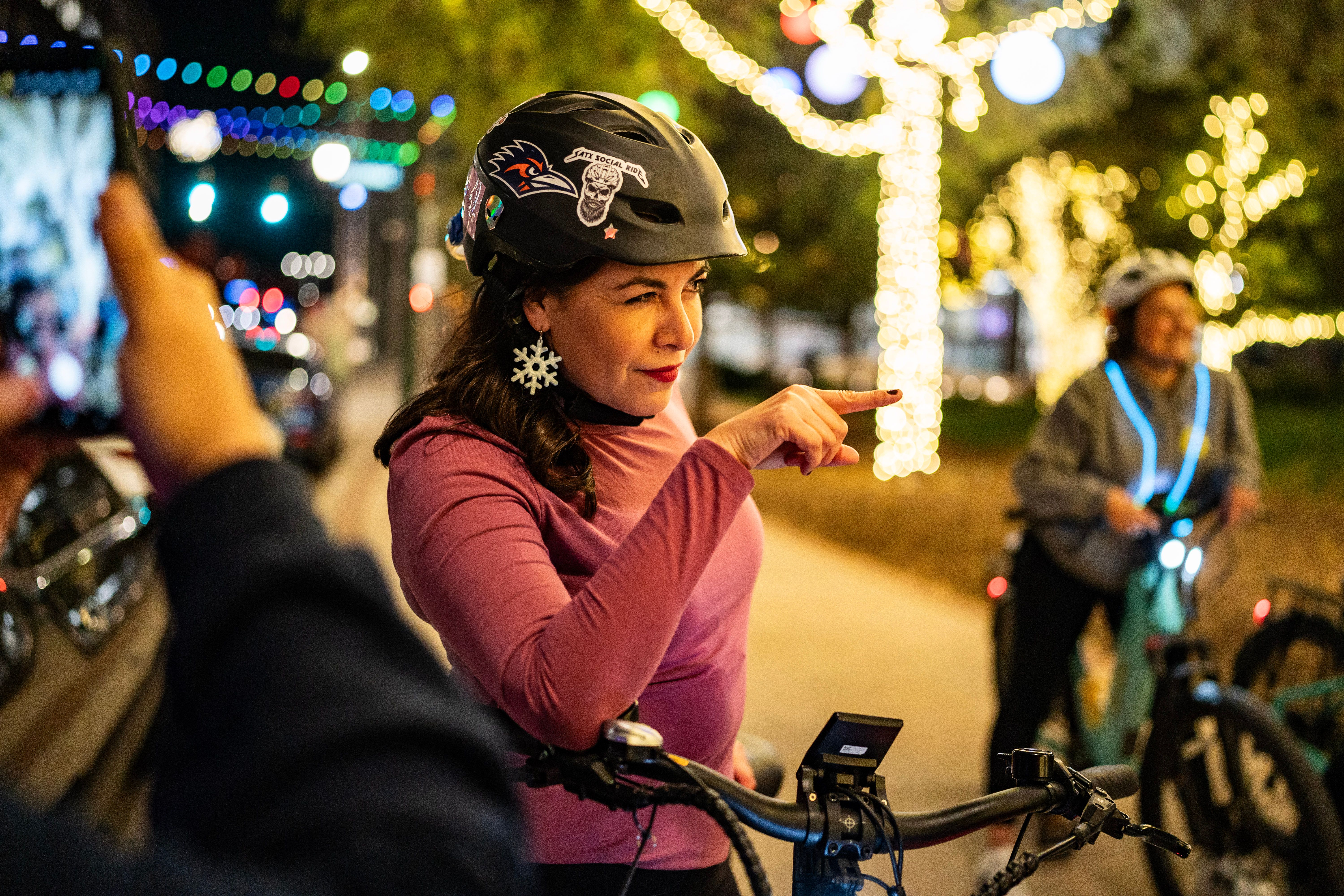 San Antonio Holiday Lights E-Bike Tour - Image 3