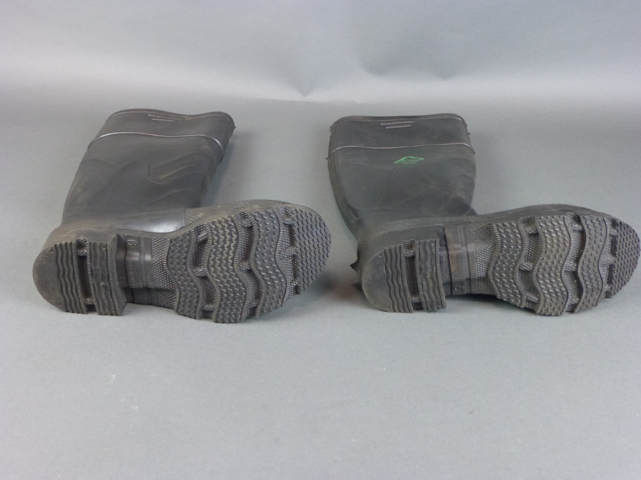 Onguard 86606 Men’s Size 6, Monarch Steel Toe 16″ Rubber Boots GPM