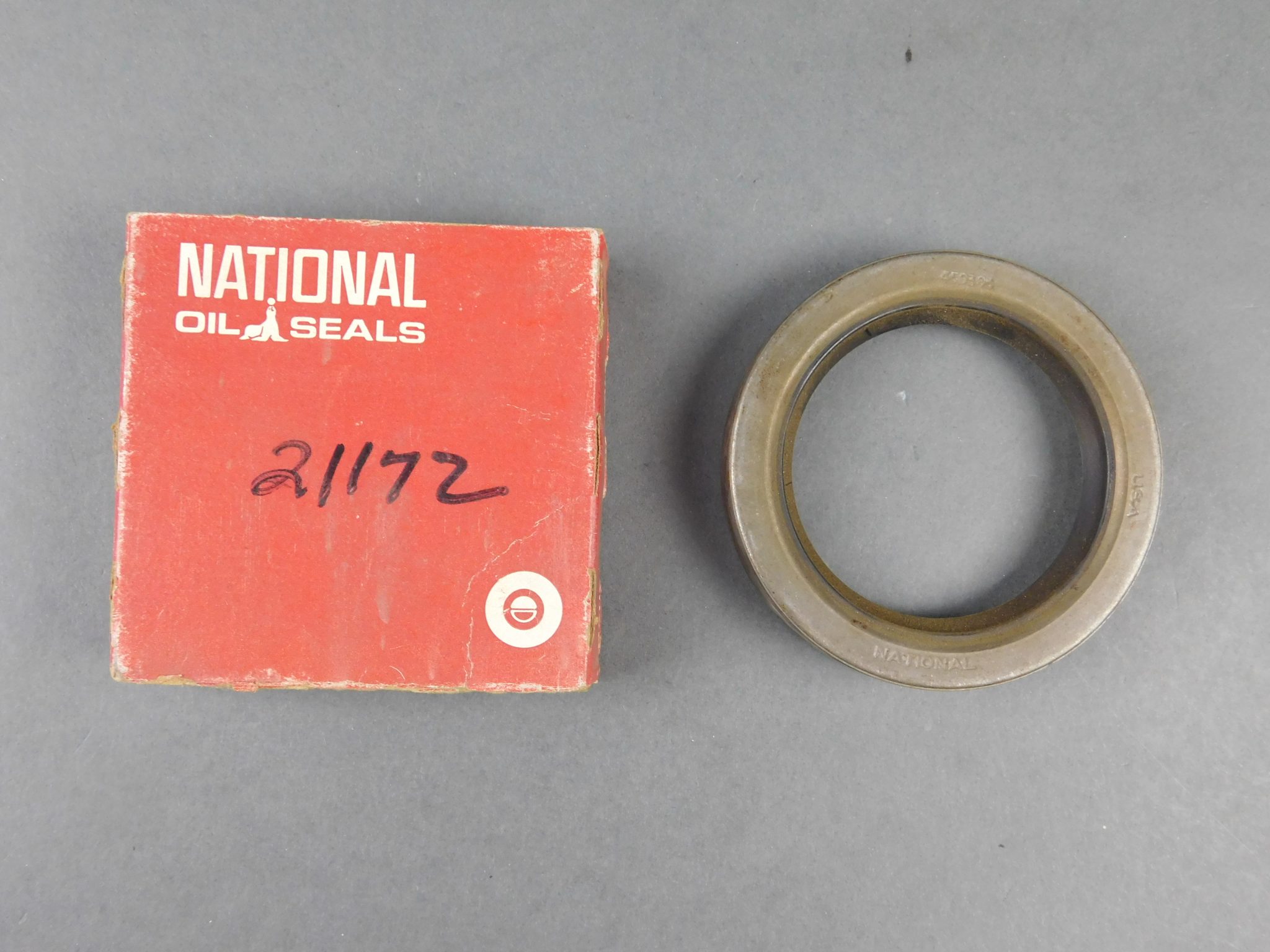 Federal Mogul National Oil Seals Wheel Seal Rear National/Carquest 710166 New 