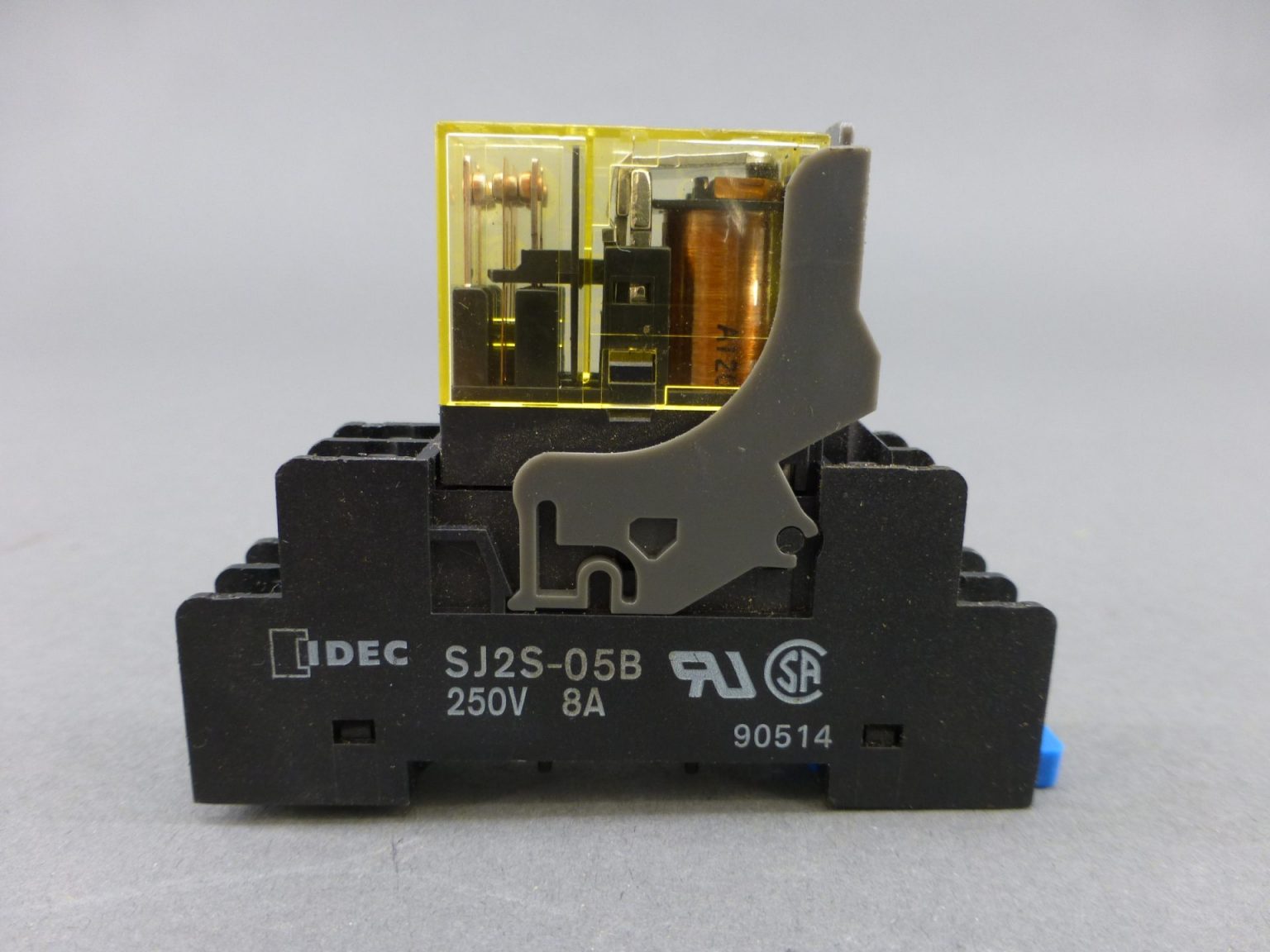 Idec SJ2S-05B Relay Socket, 250V, 8A – GPM Surplus