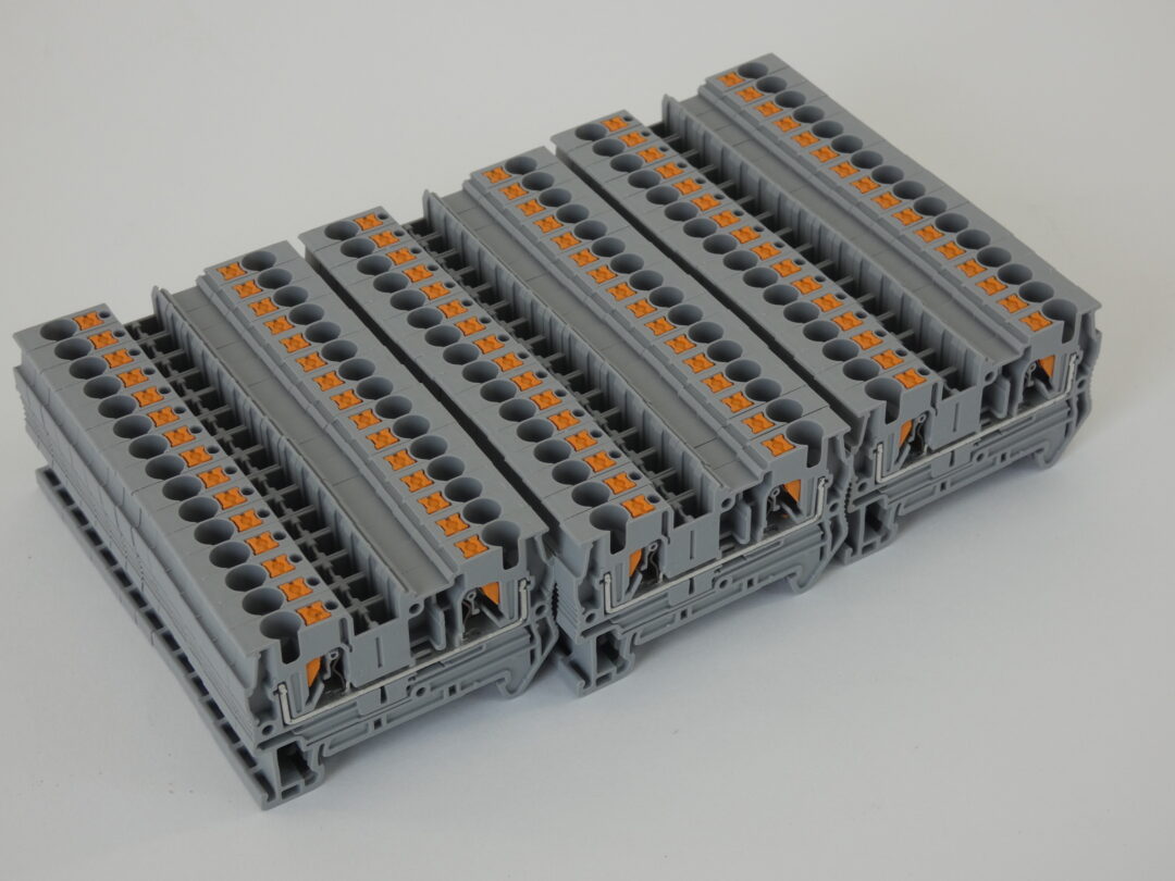 *Lot Of 47* Phoenix Contact 3211757 Feed-Through Terminal Blocks, PT 4 ...