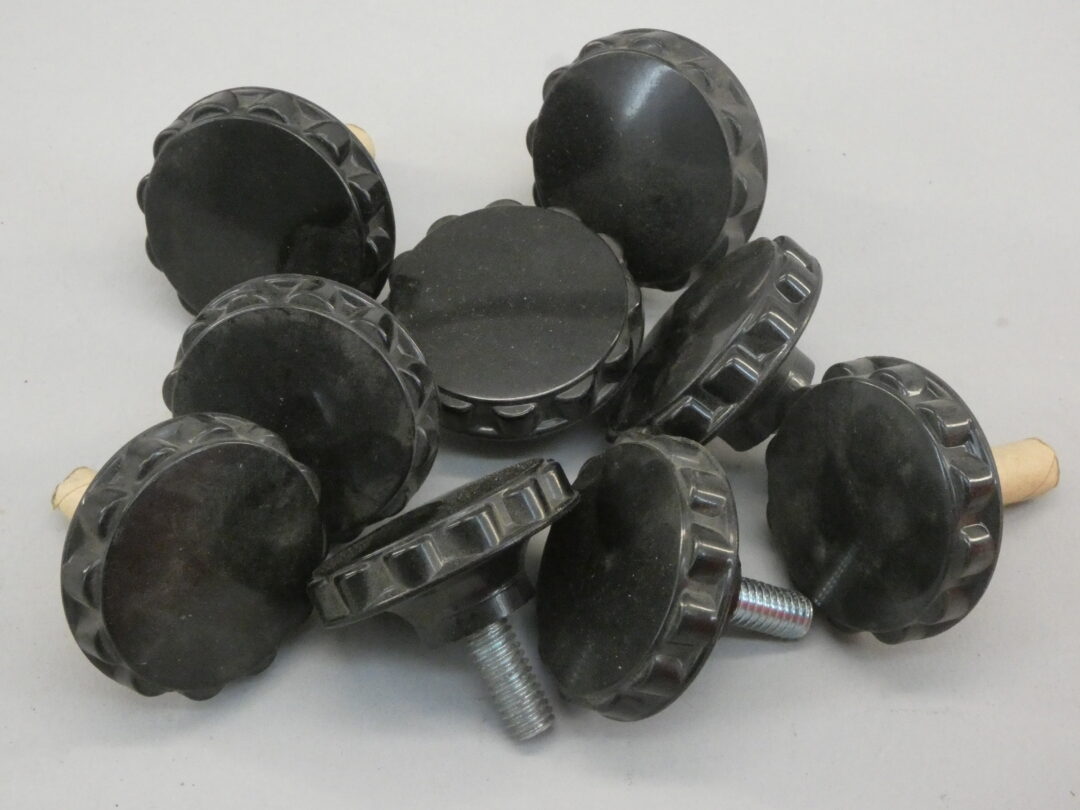 *Lot of 9* McMasterCarr 6479K37 Knobs 5/16″ Stud Length x 13/4″ OD
